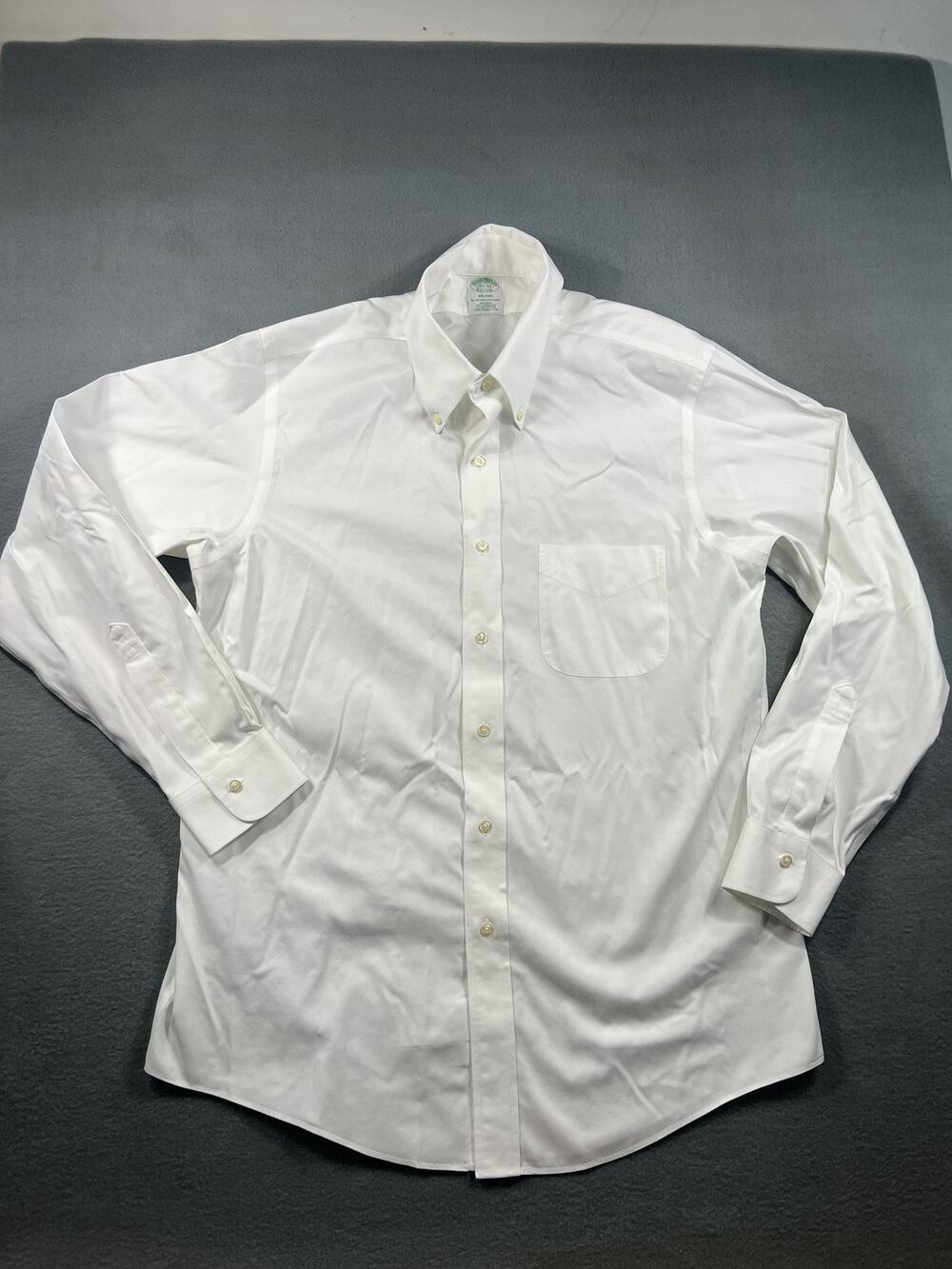 Brooks Brothers Men's White Milano Dress Shirt, Spread Collar, Size 16.5/34